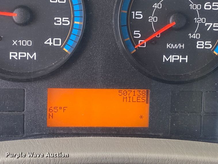 image for item DN8120 2009 International TranStar 8600  semi truck