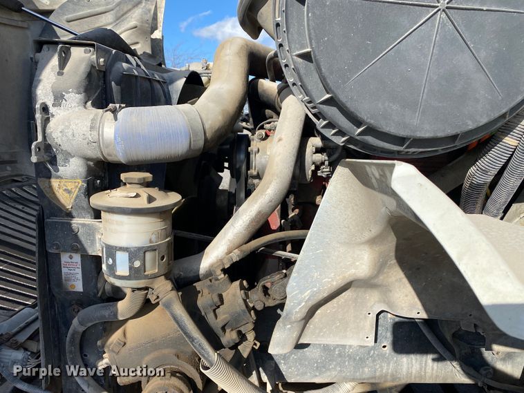 image for item DN8120 2009 International TranStar 8600  semi truck