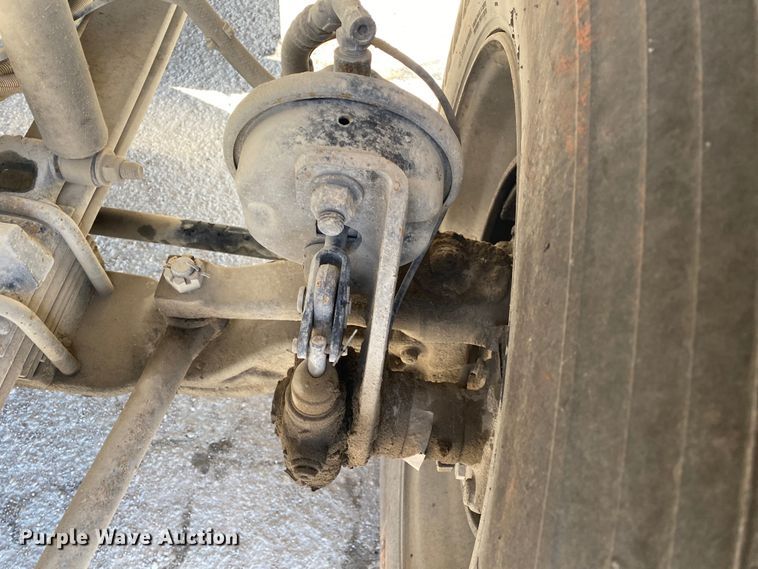 image for item DN8120 2009 International TranStar 8600  semi truck