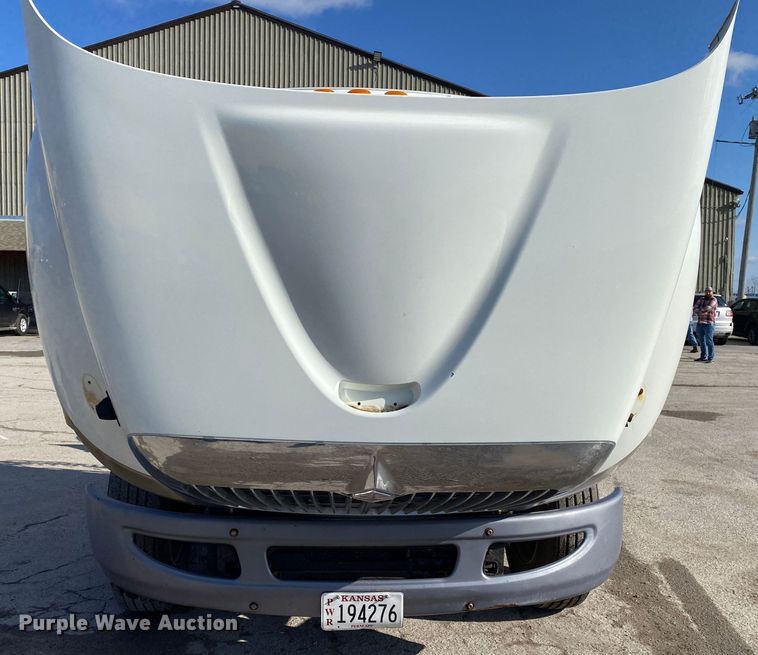 image for item DN8120 2009 International TranStar 8600  semi truck