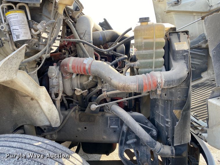 image for item DN8120 2009 International TranStar 8600  semi truck