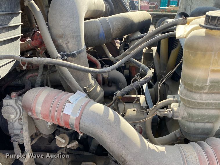 image for item DN8120 2009 International TranStar 8600  semi truck