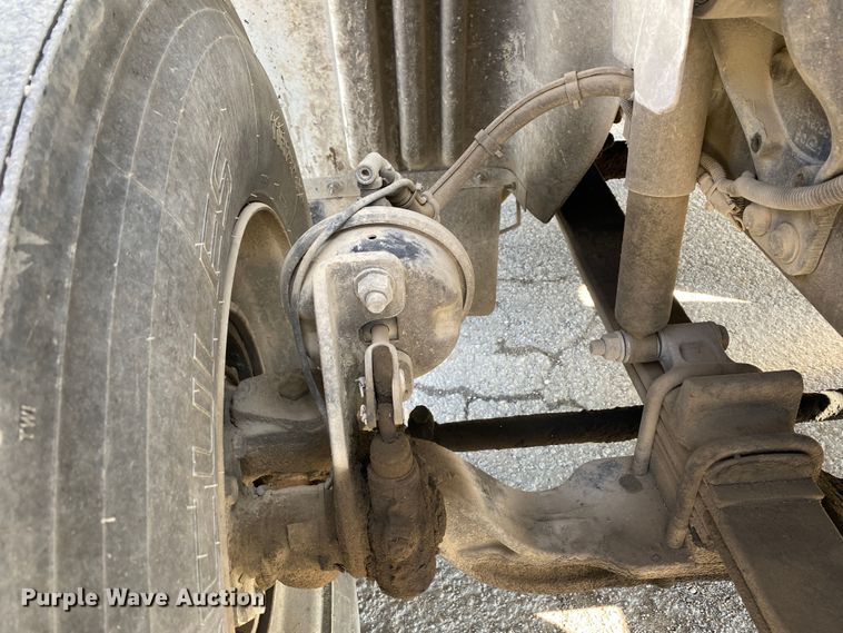 image for item DN8120 2009 International TranStar 8600  semi truck