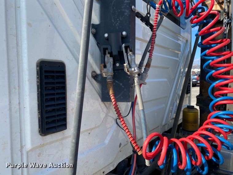 image for item DN8120 2009 International TranStar 8600  semi truck