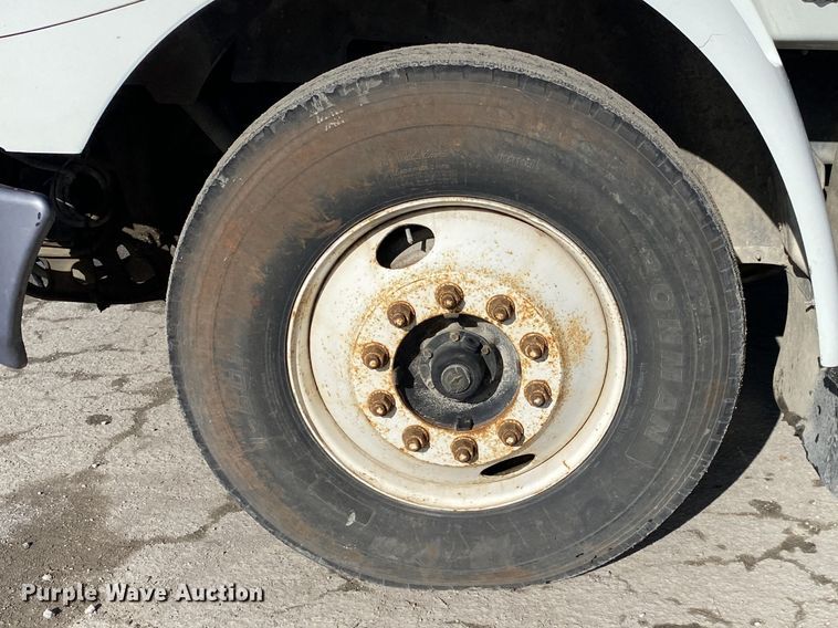 image for item DN8120 2009 International TranStar 8600  semi truck