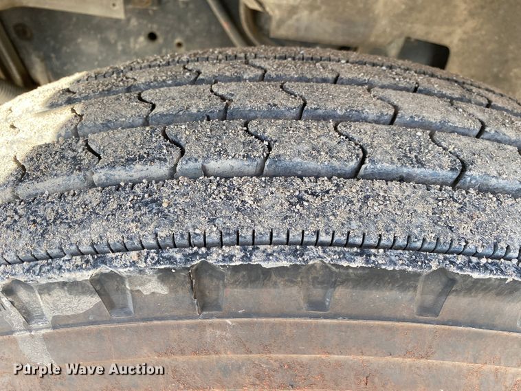 image for item DN8120 2009 International TranStar 8600  semi truck