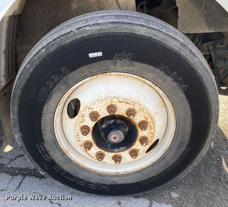 image for item DN8120 2009 International TranStar 8600  semi truck