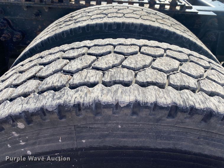 image for item DN8120 2009 International TranStar 8600  semi truck