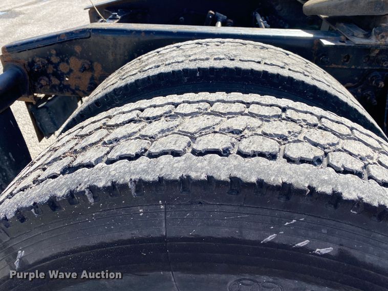 image for item DN8120 2009 International TranStar 8600  semi truck