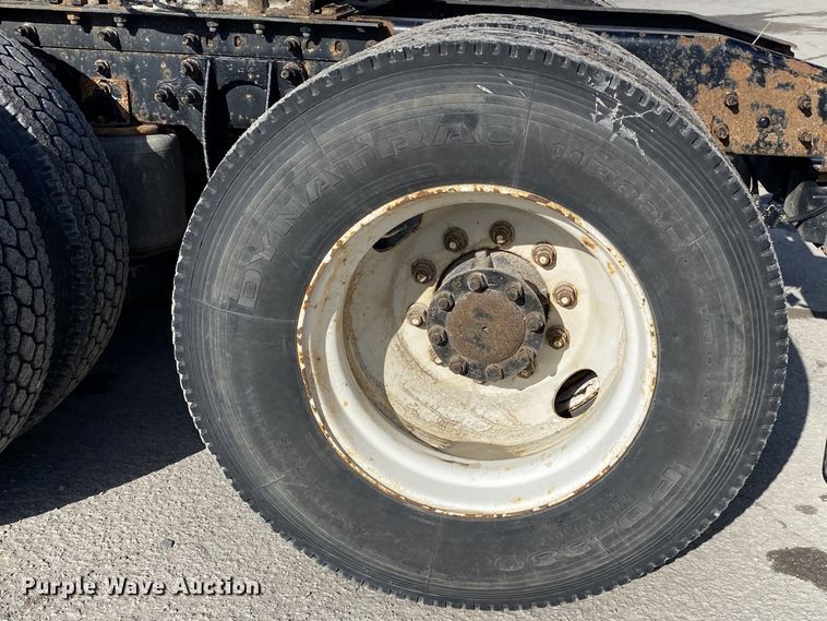 image for item DN8120 2009 International TranStar 8600  semi truck