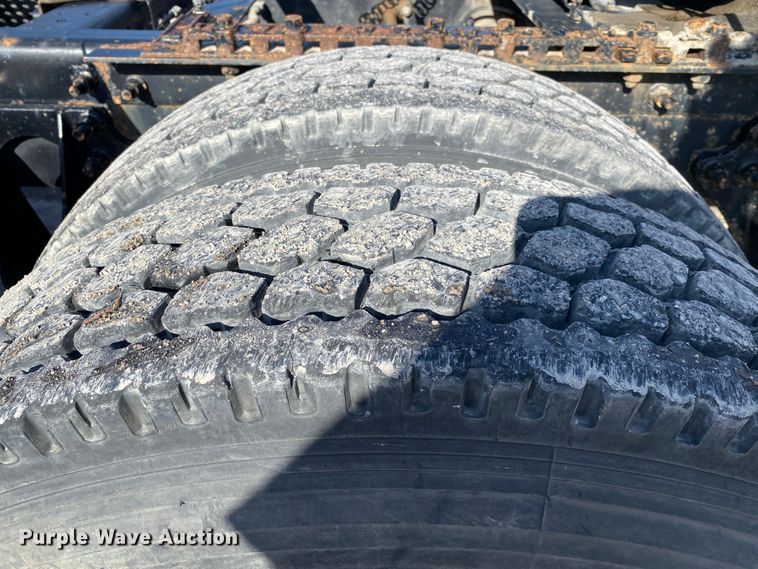 image for item DN8120 2009 International TranStar 8600  semi truck