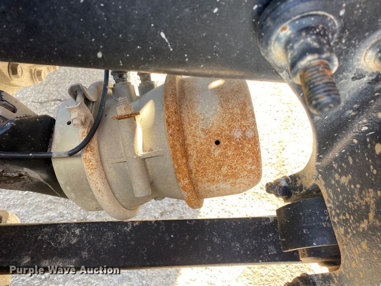 image for item DN8121 2006 International 8600  semi truck