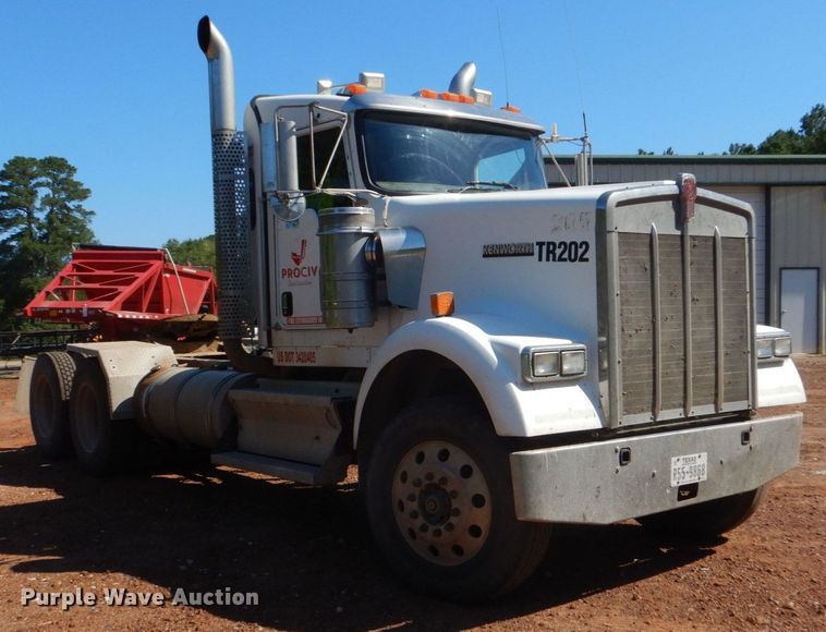 image for item DO1430 2009 Kenworth W900  semi truck