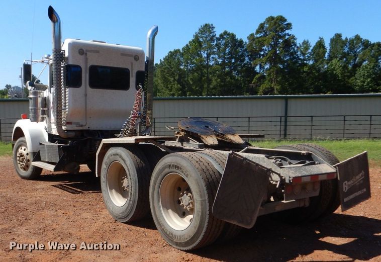 image for item DO1430 2009 Kenworth W900  semi truck