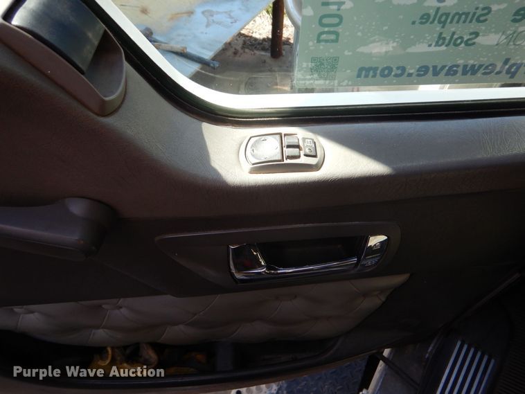 image for item DO1430 2009 Kenworth W900  semi truck