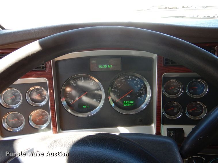 image for item DO1430 2009 Kenworth W900  semi truck