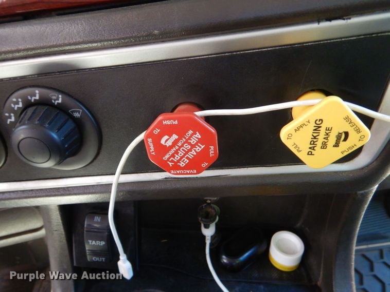 image for item DO1430 2009 Kenworth W900  semi truck