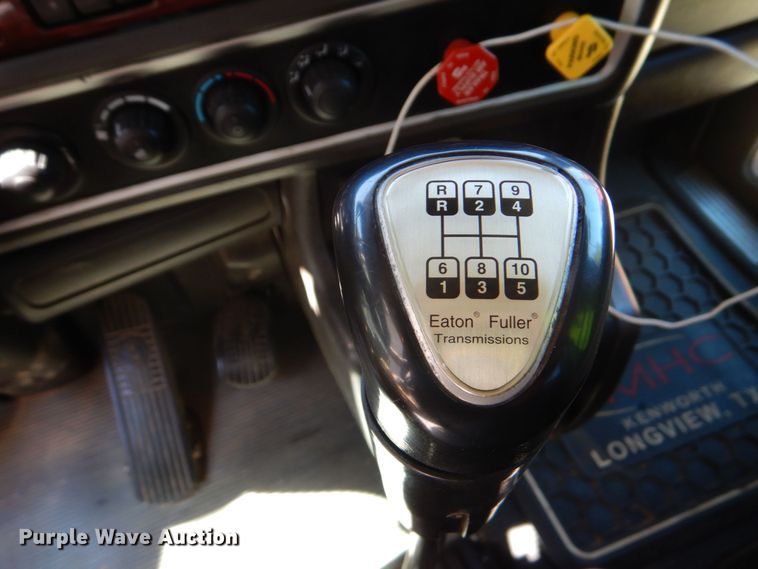 image for item DO1430 2009 Kenworth W900  semi truck