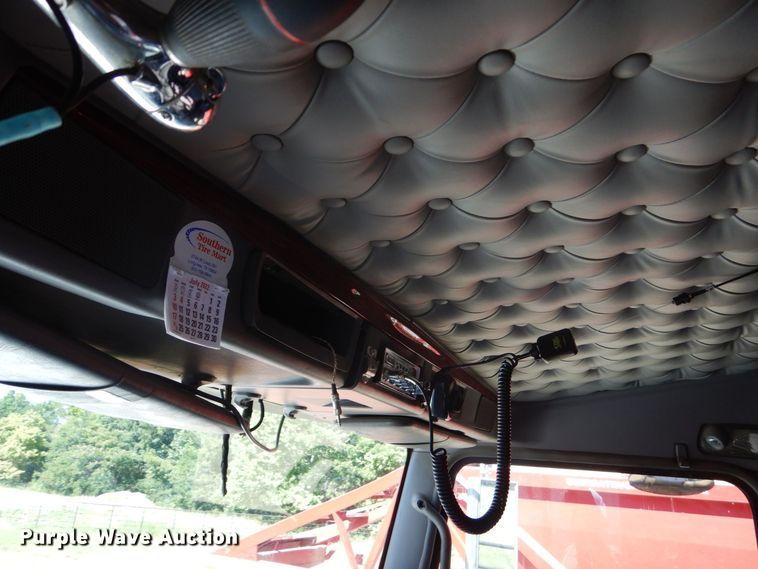 image for item DO1430 2009 Kenworth W900  semi truck