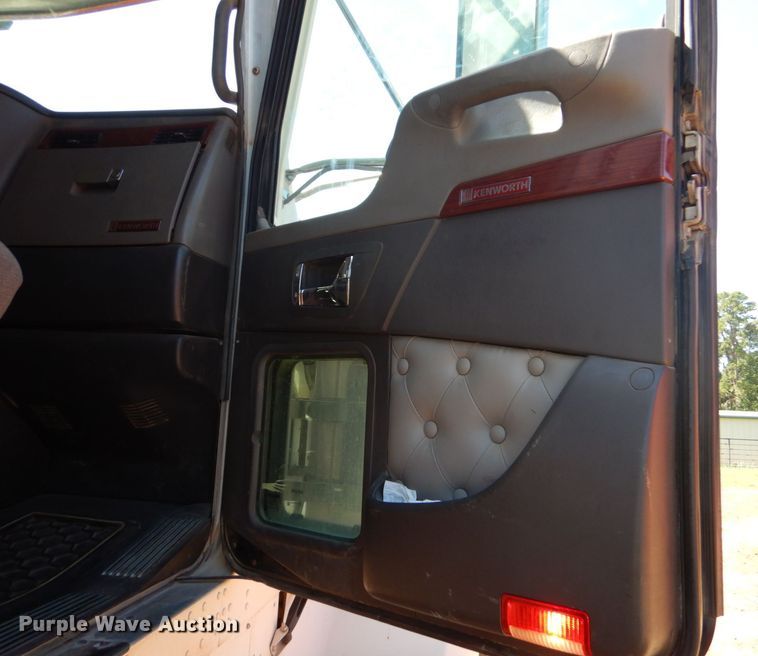 image for item DO1430 2009 Kenworth W900  semi truck