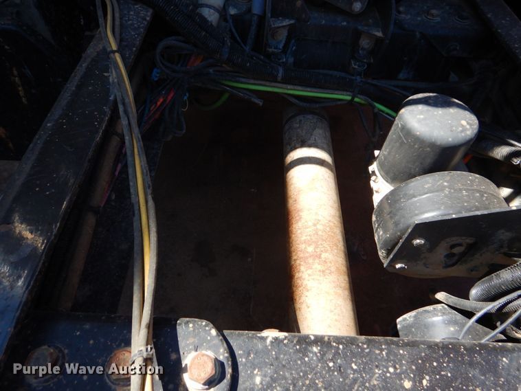 image for item DO1430 2009 Kenworth W900  semi truck