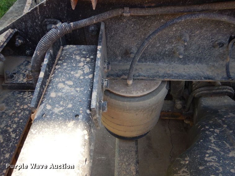 image for item DO1430 2009 Kenworth W900  semi truck