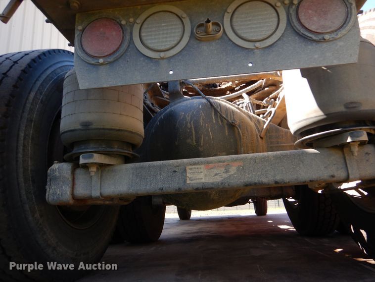 image for item DO1430 2009 Kenworth W900  semi truck