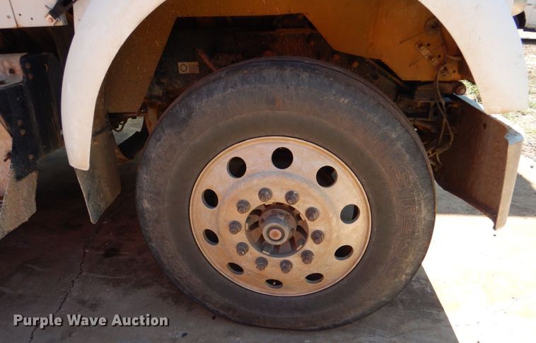 image for item DO1430 2009 Kenworth W900  semi truck