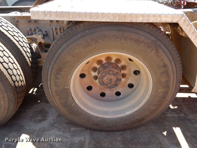 image for item DO1430 2009 Kenworth W900  semi truck