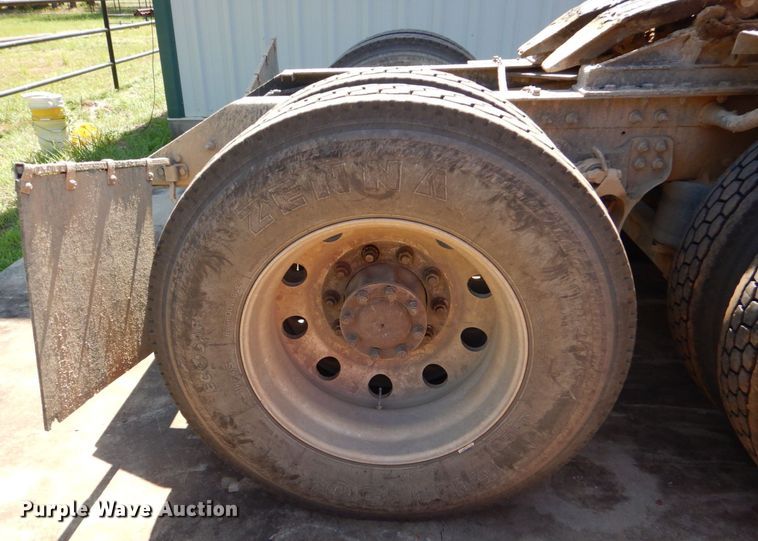 image for item DO1430 2009 Kenworth W900  semi truck