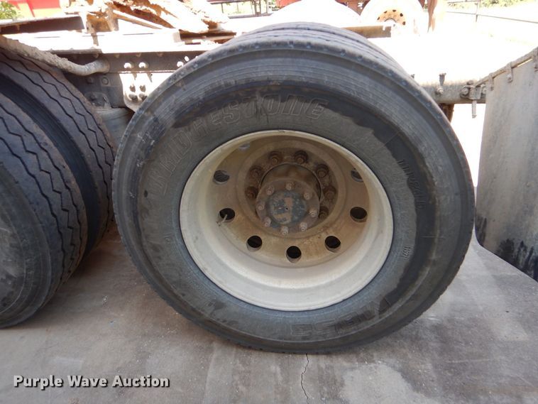 image for item DO1430 2009 Kenworth W900  semi truck