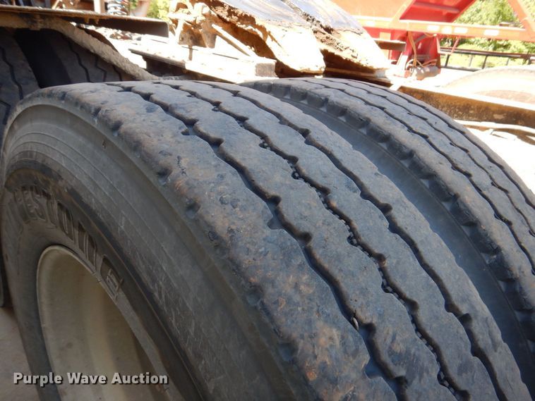 image for item DO1430 2009 Kenworth W900  semi truck