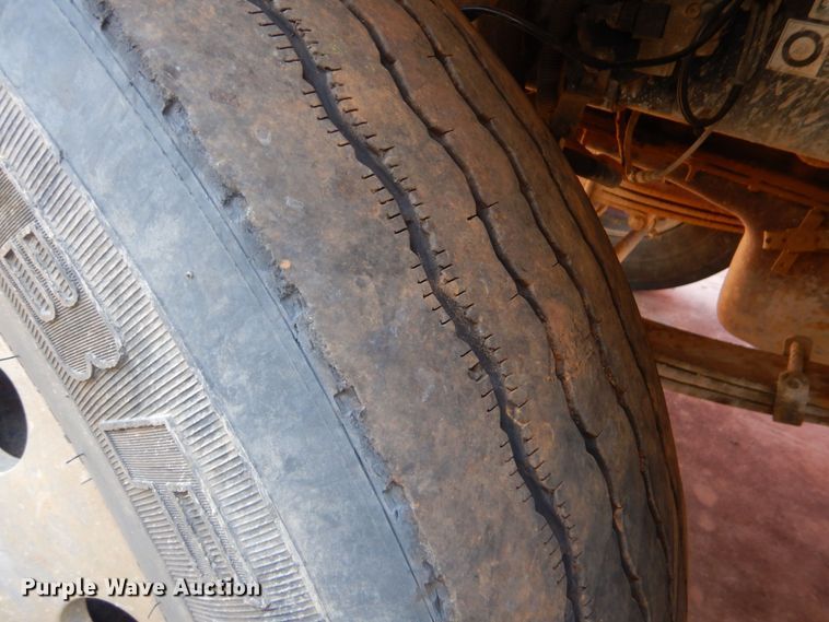 image for item DO1430 2009 Kenworth W900  semi truck