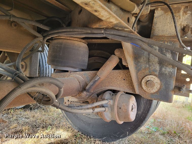 image for item DO3458 2001 Trailmobile  dry van trailer