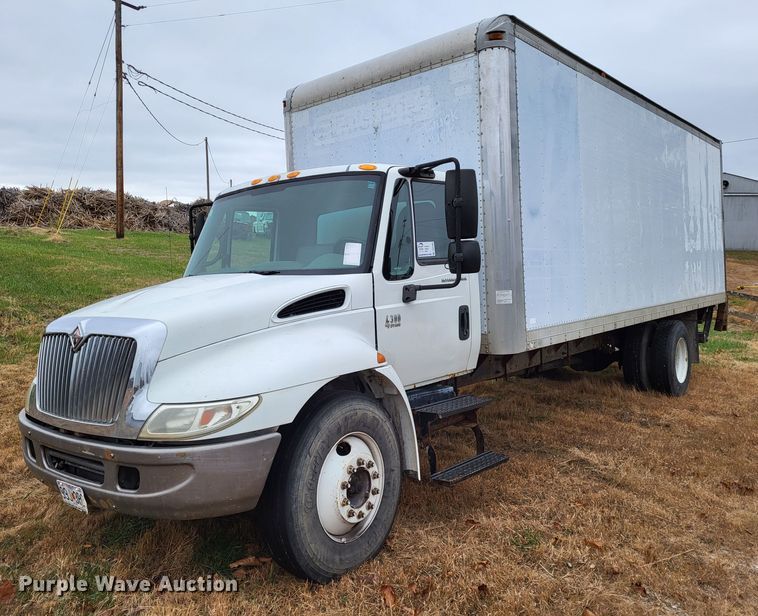 image for item DO3460 2006 International 4300  box truck
