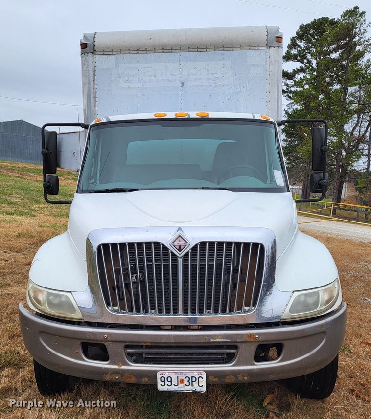 image for item DO3460 2006 International 4300  box truck