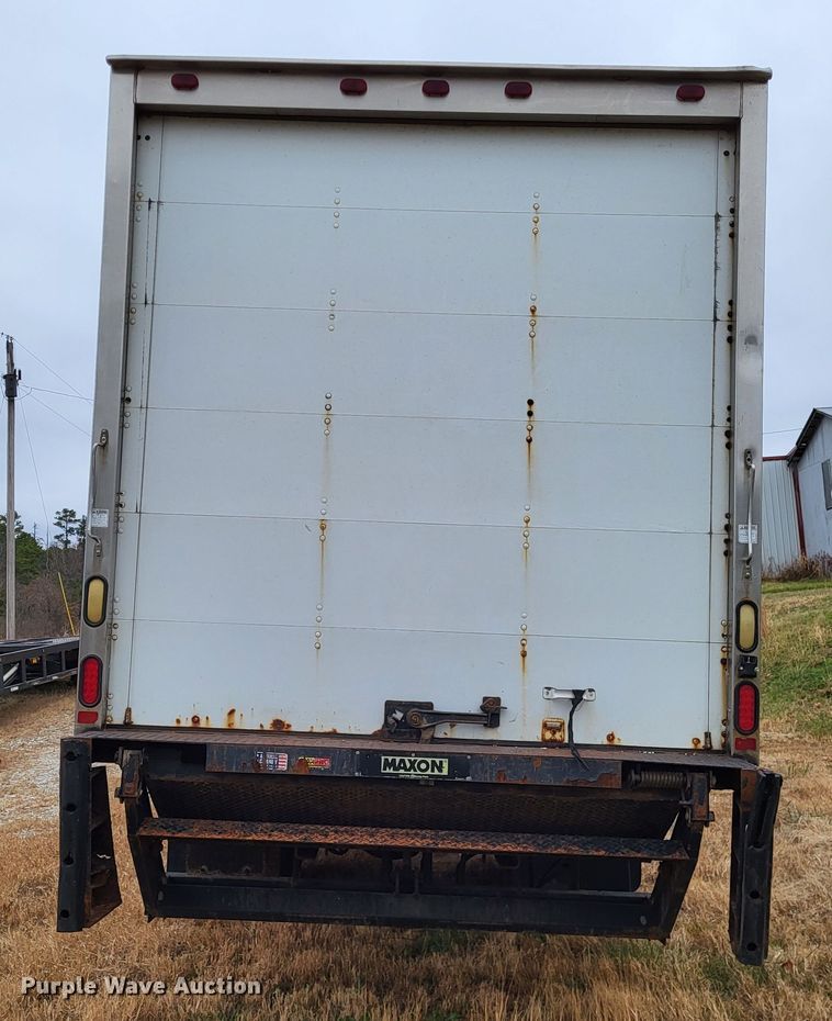 image for item DO3460 2006 International 4300  box truck