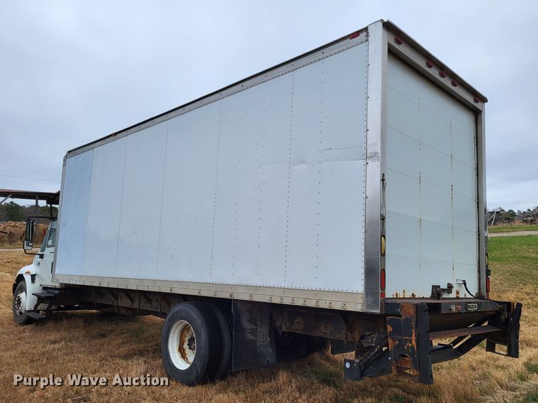 image for item DO3460 2006 International 4300  box truck