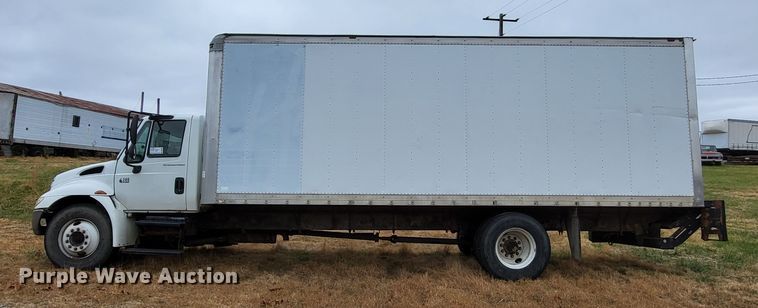 image for item DO3460 2006 International 4300  box truck