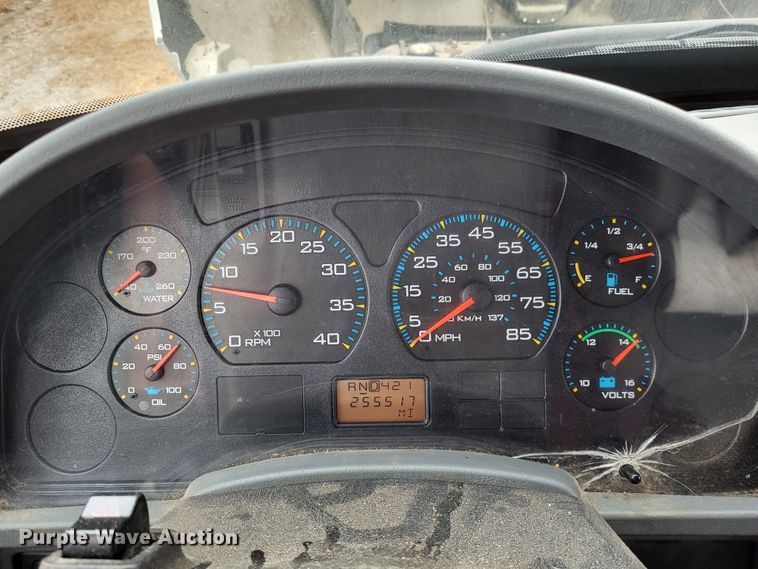 image for item DO3460 2006 International 4300  box truck