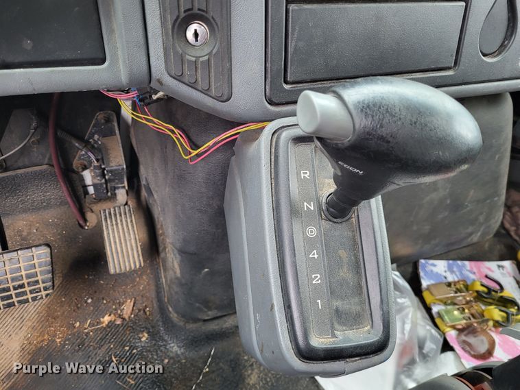 image for item DO3460 2006 International 4300  box truck