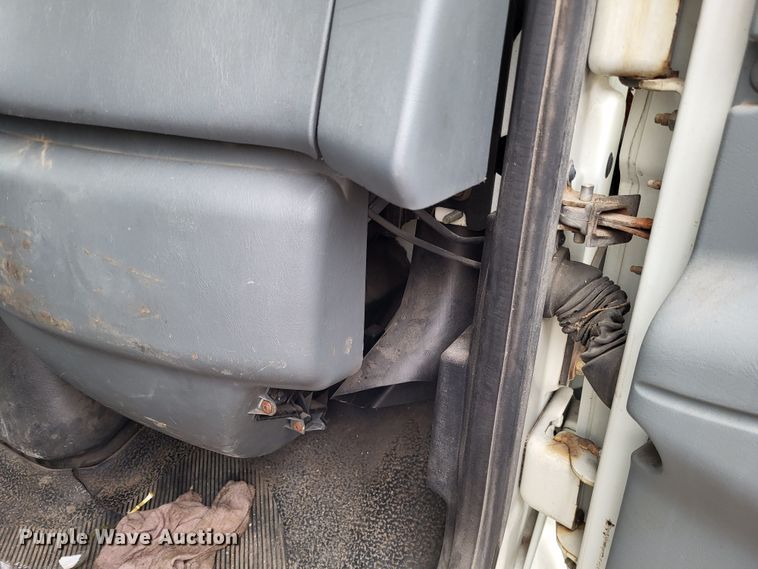 image for item DO3460 2006 International 4300  box truck