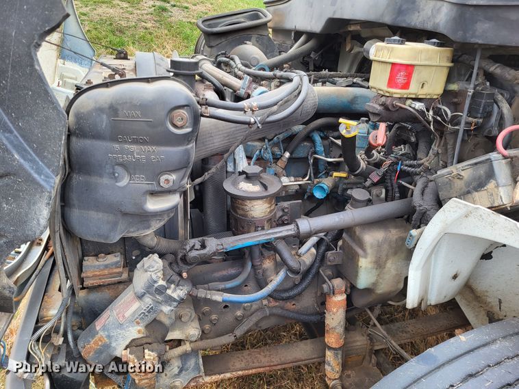 image for item DO3460 2006 International 4300  box truck