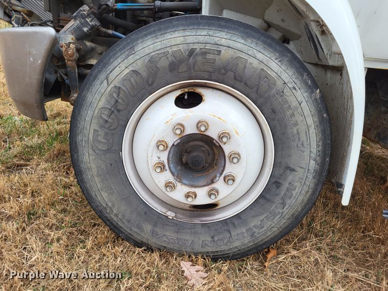 image for item DO3460 2006 International 4300  box truck