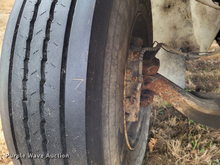 image for item DO3460 2006 International 4300  box truck