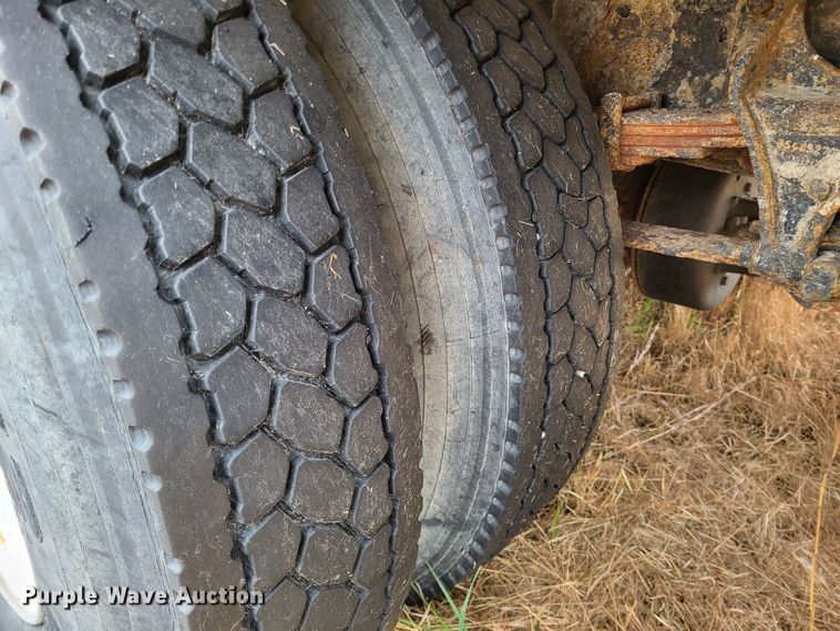 image for item DO3460 2006 International 4300  box truck