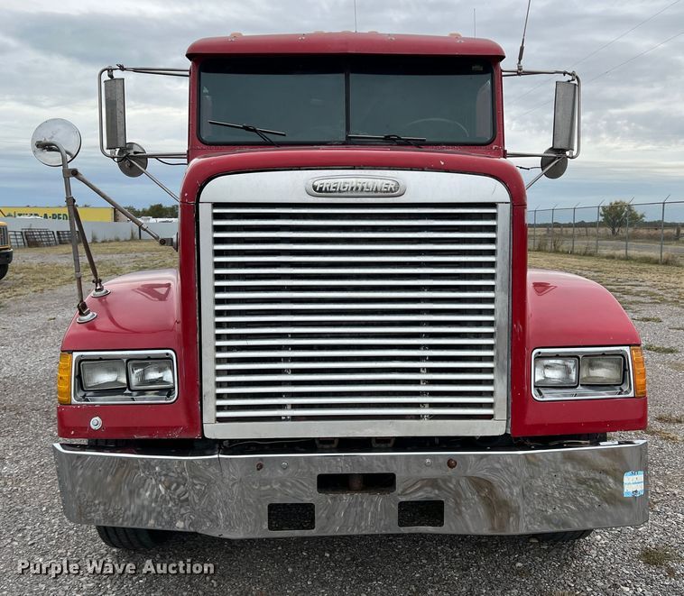 image for item DO8866 1991 Freightliner FLD120  semi truck