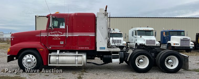 image for item DO8866 1991 Freightliner FLD120  semi truck