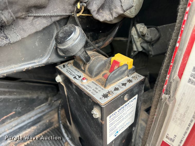 image for item DO8866 1991 Freightliner FLD120  semi truck