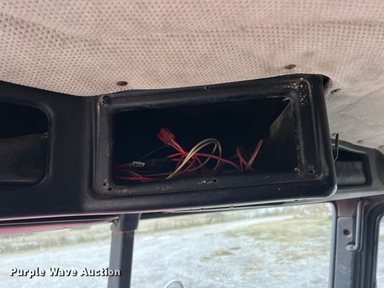 image for item DO8866 1991 Freightliner FLD120  semi truck